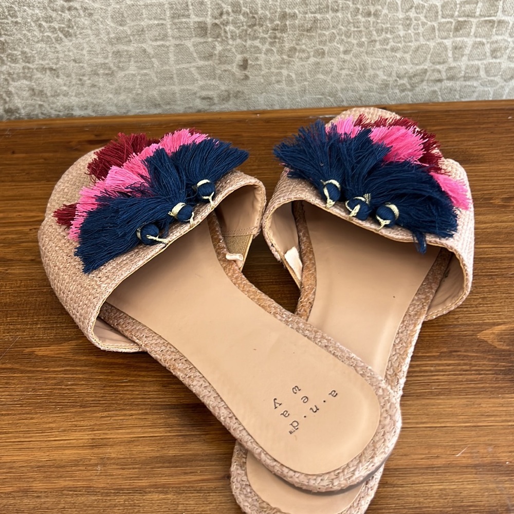 Colorful sandals - Picture 2 of 3